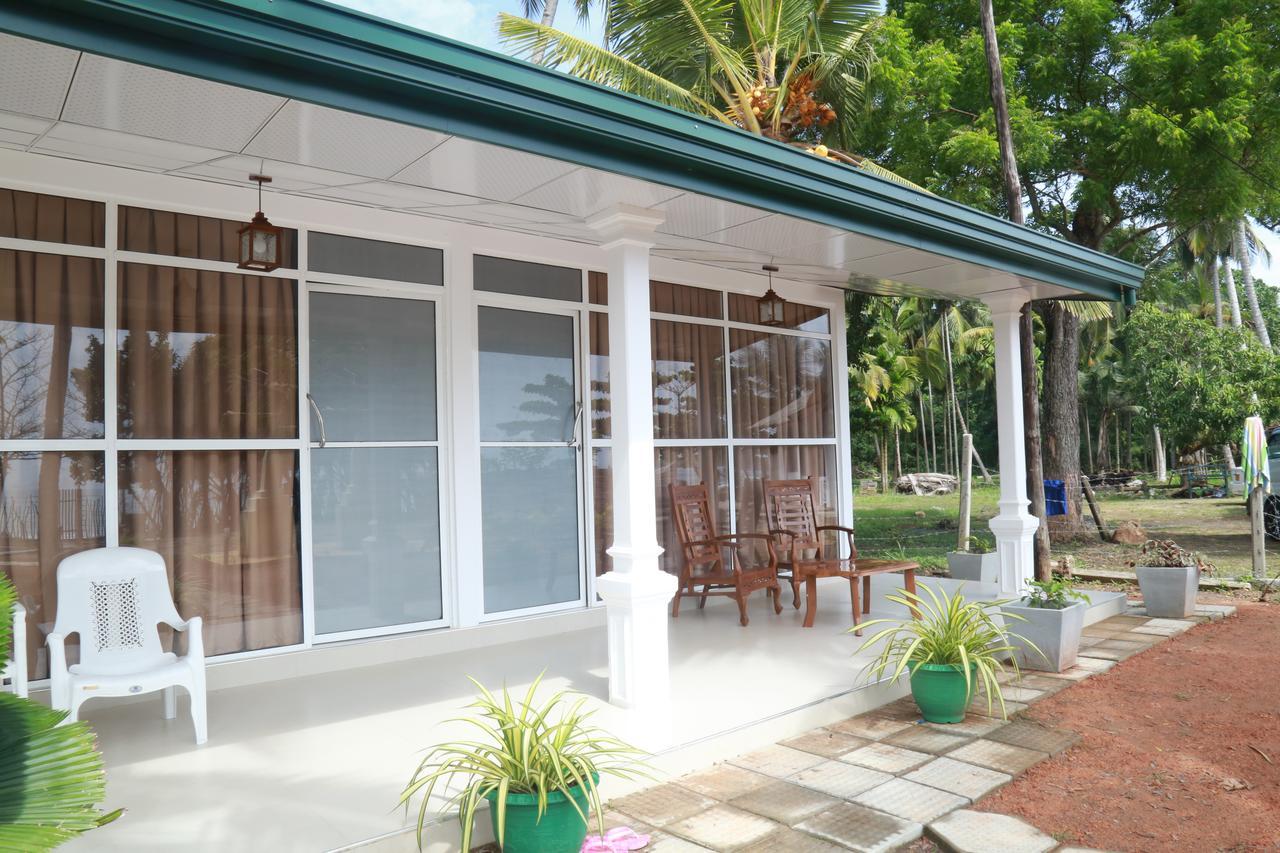 Serene Beach Hotel Dikwella Bagian luar foto